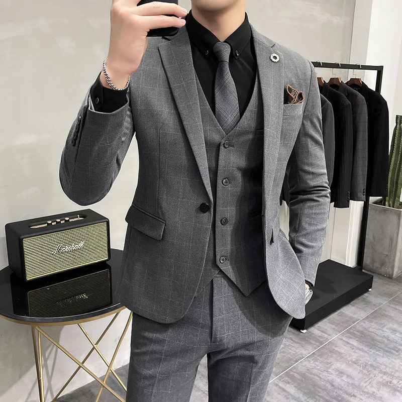 

2023High-end boutique men's large size (suit + vest + trousers) business solid colour suit male three sets groom wedding dress