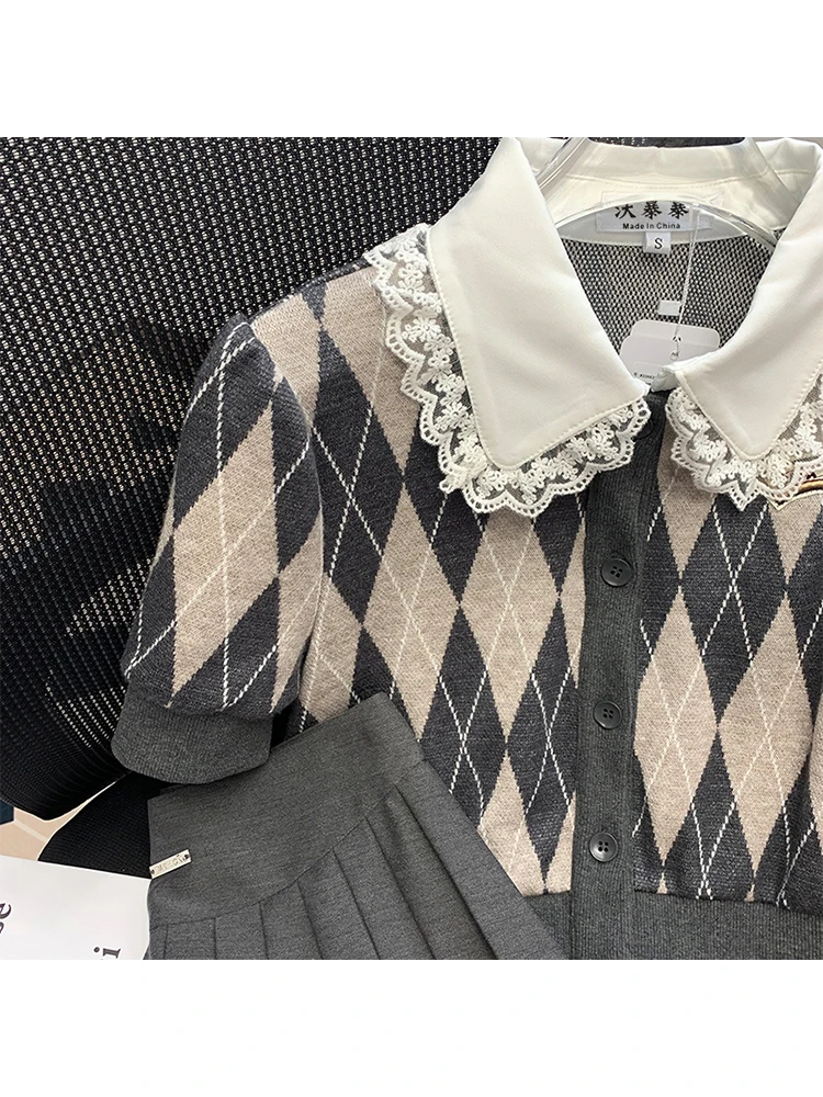 

Women Summer New Vintage Lingge Knit Suit Short Sleeve Doll Collar Cardigan Tops And Mini Pleated Skirt Young girl Two Piece Set