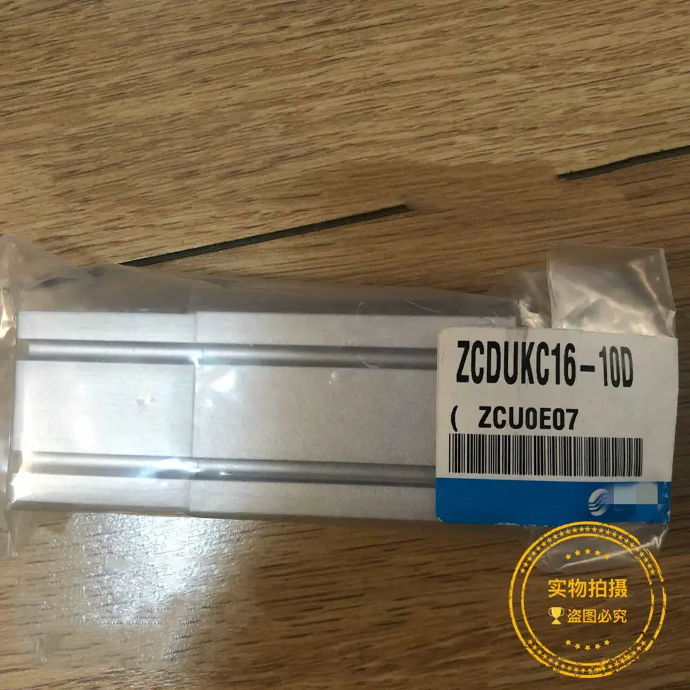 

Один новый вакуумный цилиндр для SMC ZCDUKC16-10D