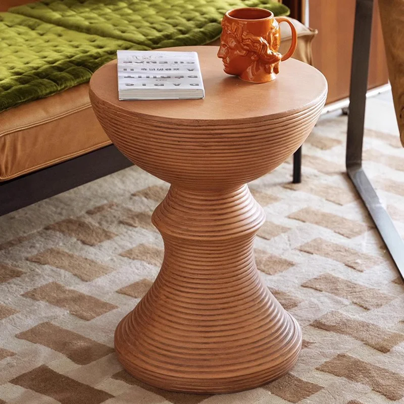 

Дизайнерский современный журнальный столик, роскошный скандинавский журнальный столик в эстетике, минималистичный дешевый стоячий столик, вспомогательная мебель в стиле постмодерн