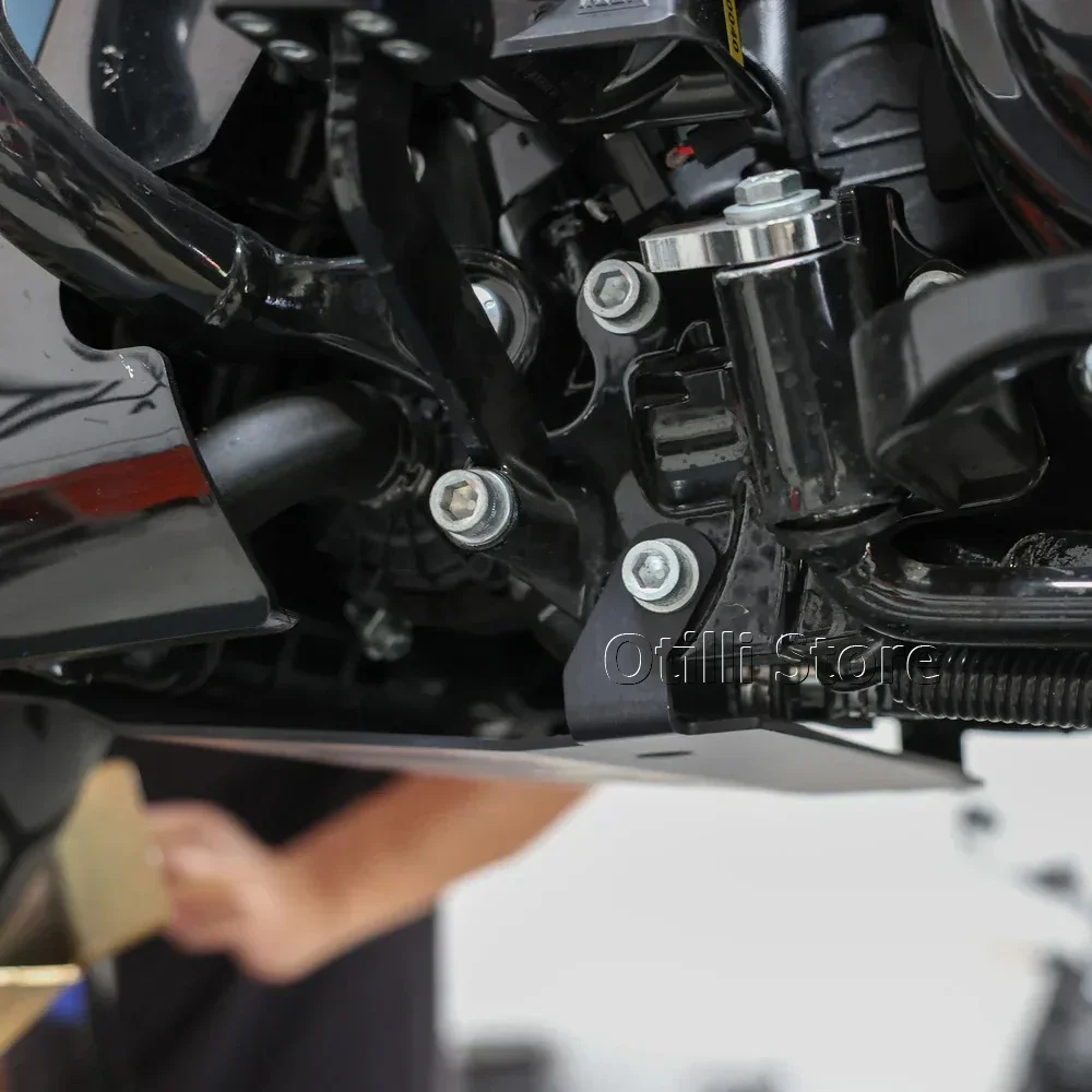 Фото Для Road Glide FLTRX FLTRXSTSE Street Glide FLHX 2024 2025 устройство защиты двигателя, нижние аксессуары, защитная пластина, нижняя часть двигателя №4