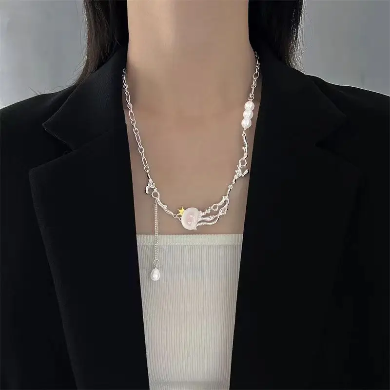 

New Jellyfish Pearl Tassel Necklace for Women Ins Small Design Sense Sweet Wind High Fashion New Style Versatile Popular Jewelry