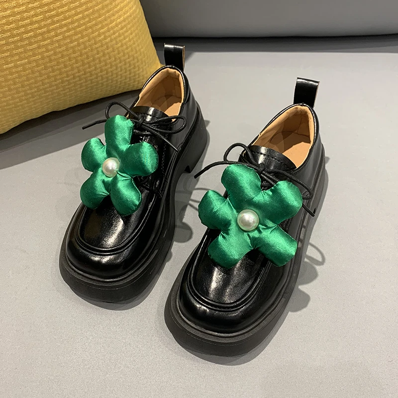 

2022 spring new flower women's shoes fashion leather shoes British college style soft bottom sweet hot PU suitable for parties