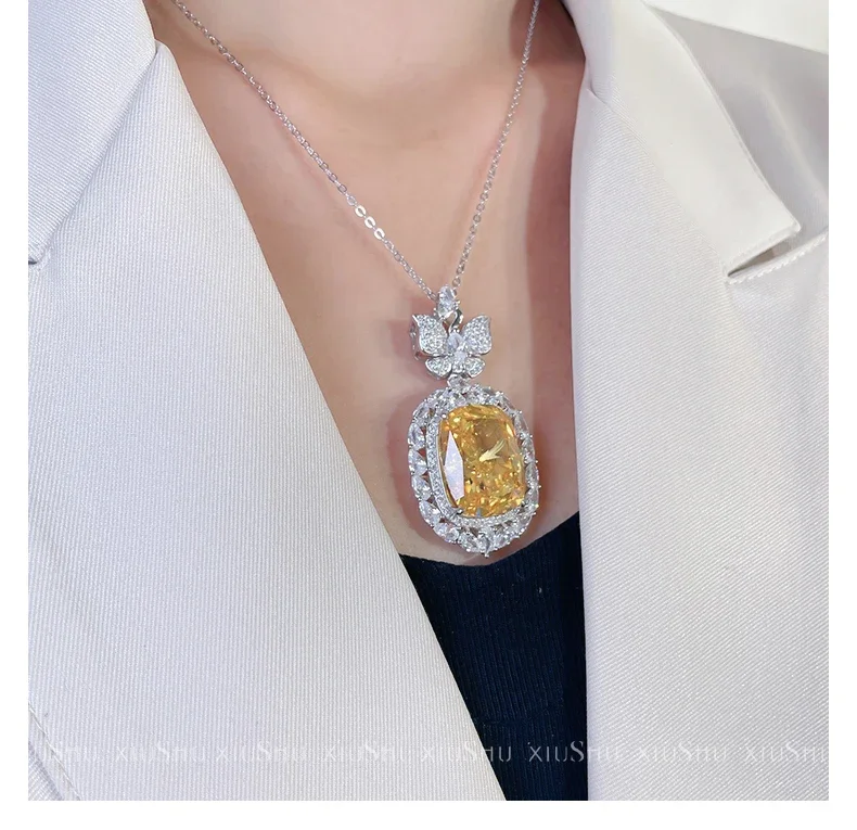 Женский комплект из колье и серёг серебра 925 пробы