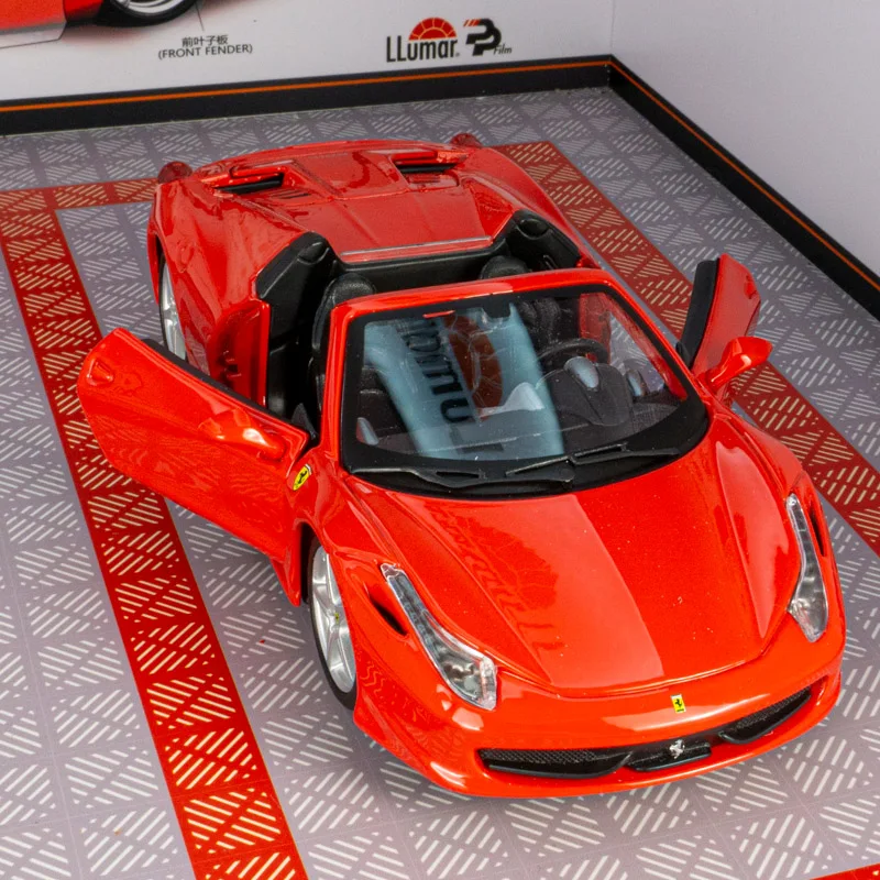 Фото Bburago 1:24 Ferrari 458 Spider, трансформируемая модель автомобиля, двери с обеих сторон, которую можно открыть, тонкая работа №1