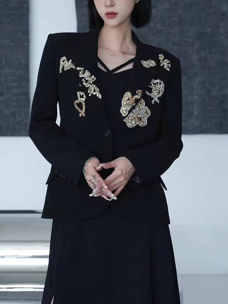 Женский блейзер с вышивкой TWOTWINSTYLE черный элегантный отложным воротником