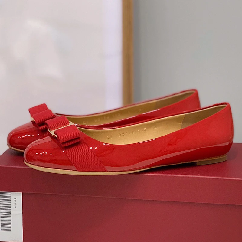 High quality women's shoes Spring and Autumn new ballet flats classic patent leather round shoes butterfly wedding shoes