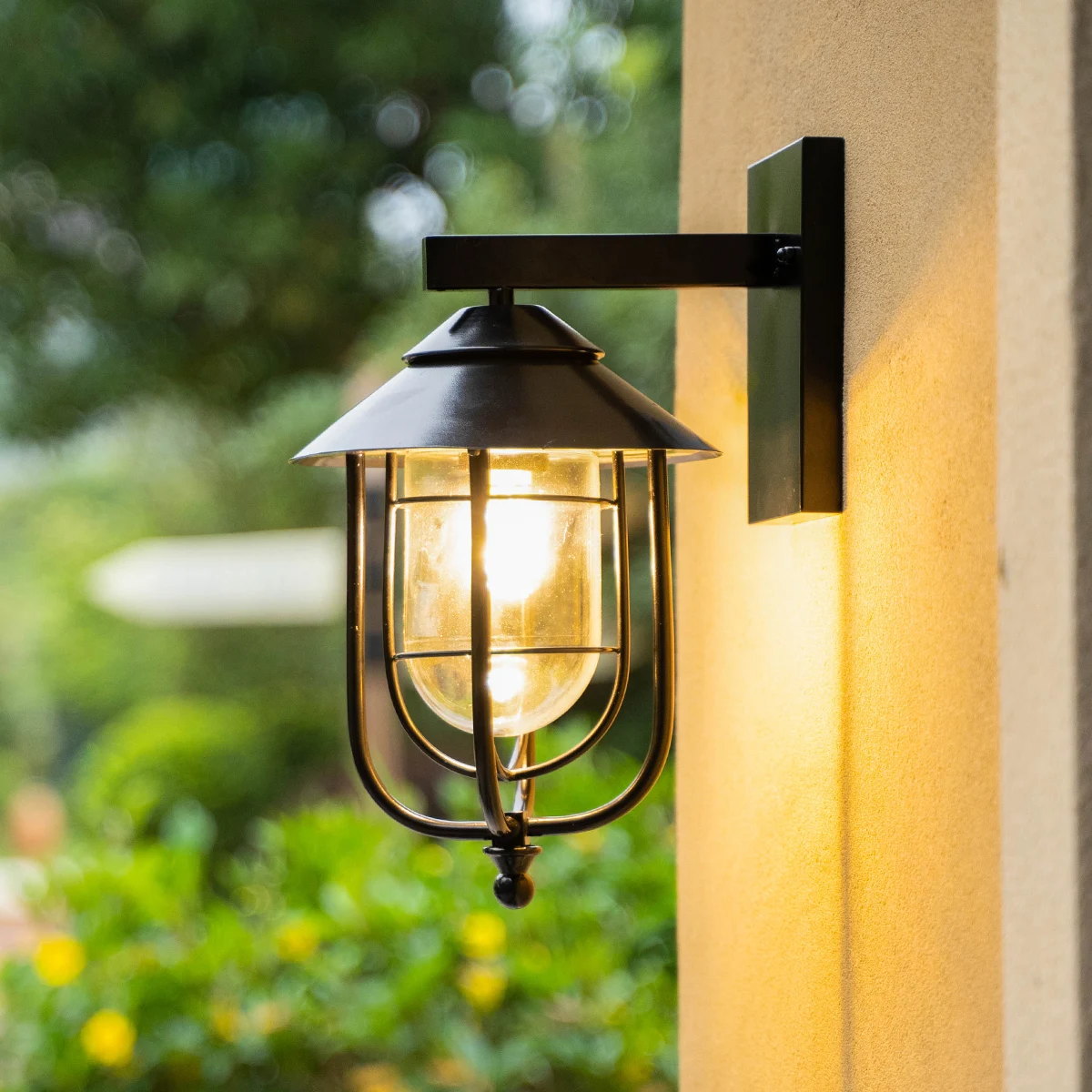 

W1094 Morden Outdoor Wall Light,Aluminum Lantern Body,Glass Lamp Shade,Waterproof,E27 LED Bulbs(Include)110v-220v