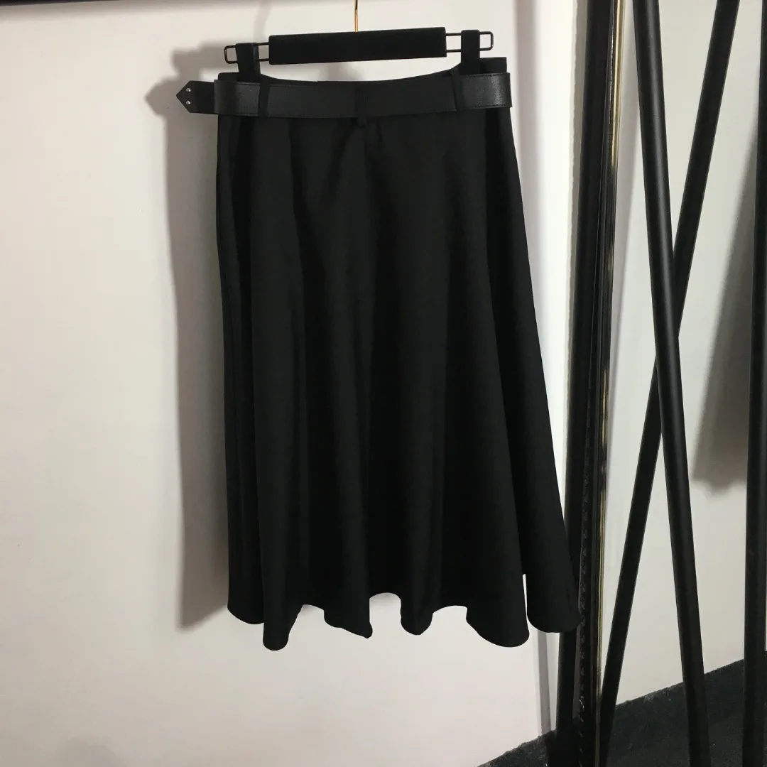 

2023SS New Arrivals Letter Triangle Label Strap Skirt Simple Elegant,Black 20230520