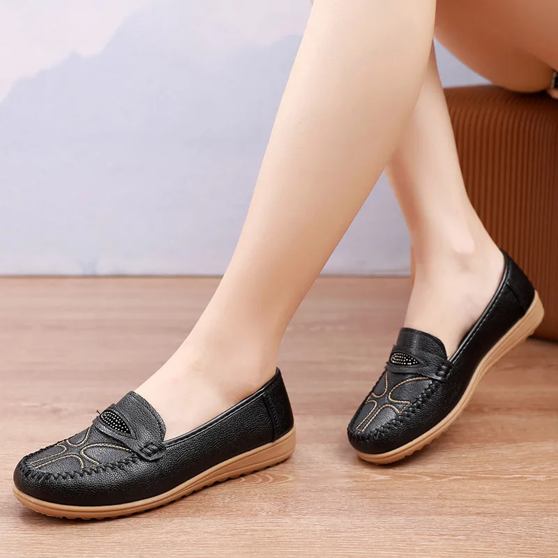 New Moccasins Women Flat Shoes Leather Woman Loafers Female Shoes Slip on Ballet Flats Soft Bottom Shoes Loafers