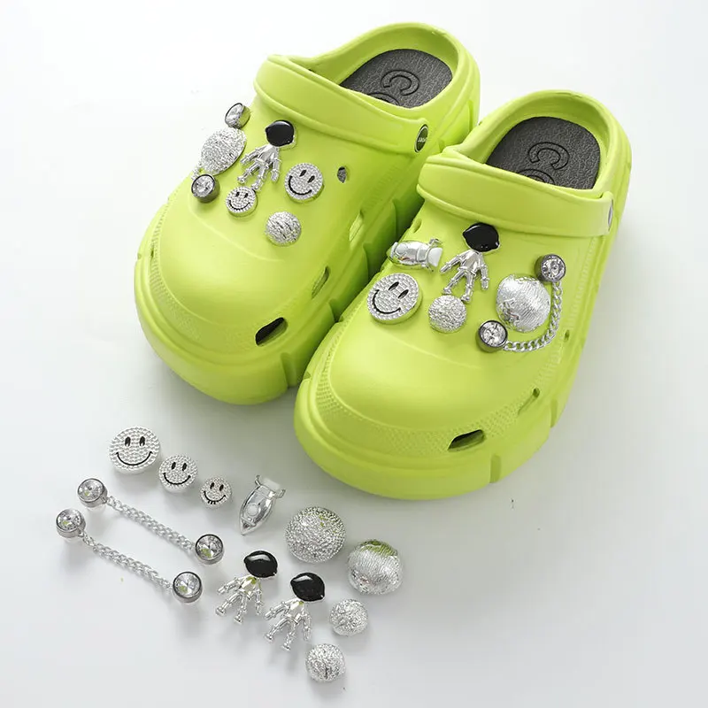 Hot Sale 12Pcs/Set Trendy Rhinestone Croc Charms Designer Diy Shoes Decaration Accessories Silver Astro Alien Metal Accessories