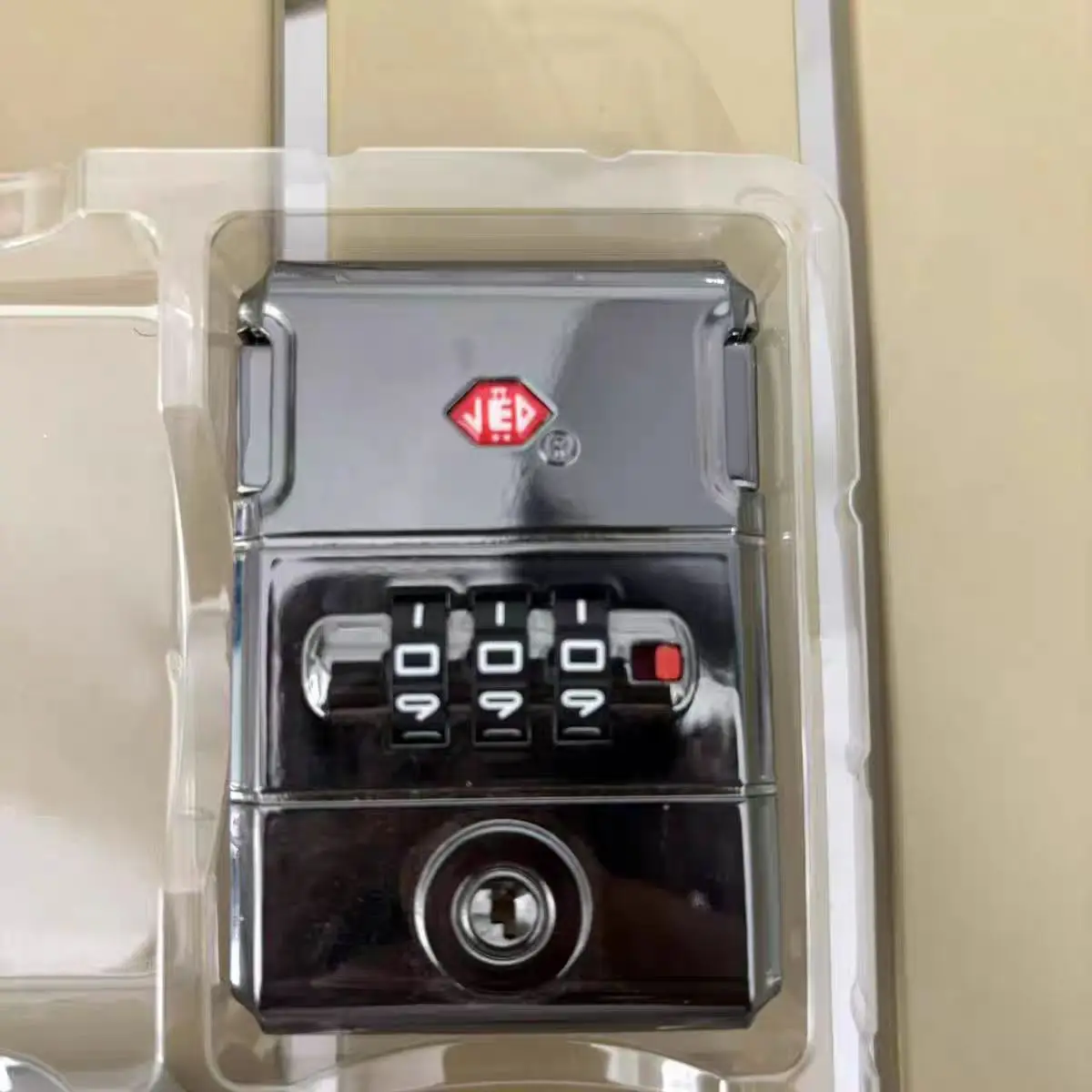 

TSA кодовый замок для чемодана