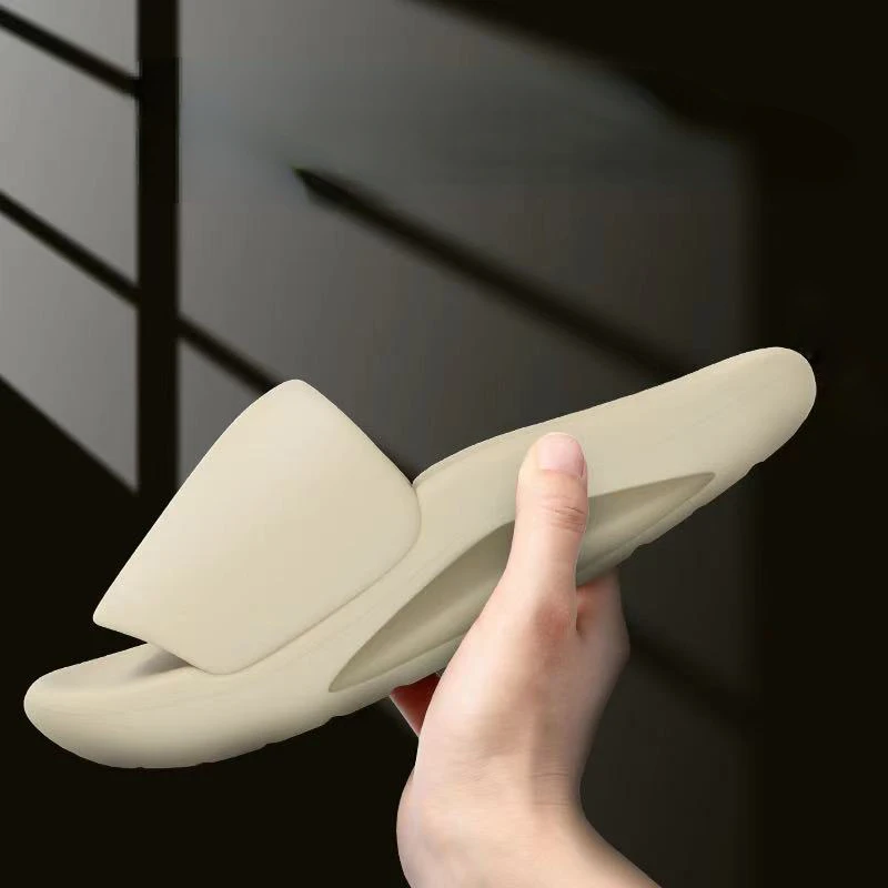 

New Summer Men Slippers Beach Flip-Flops thick bottom Sandals Comfortable Male Casual Shoes Bath Non-Slip Man Flip Flops