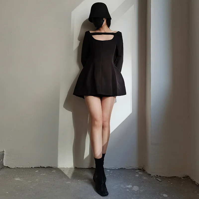 

Австралийская Мода, дизайнерская короткая юбка в стиле лесбия, Новинка лета 2022, модное сексуальное черное платье с прямым вырезом и длинным ...