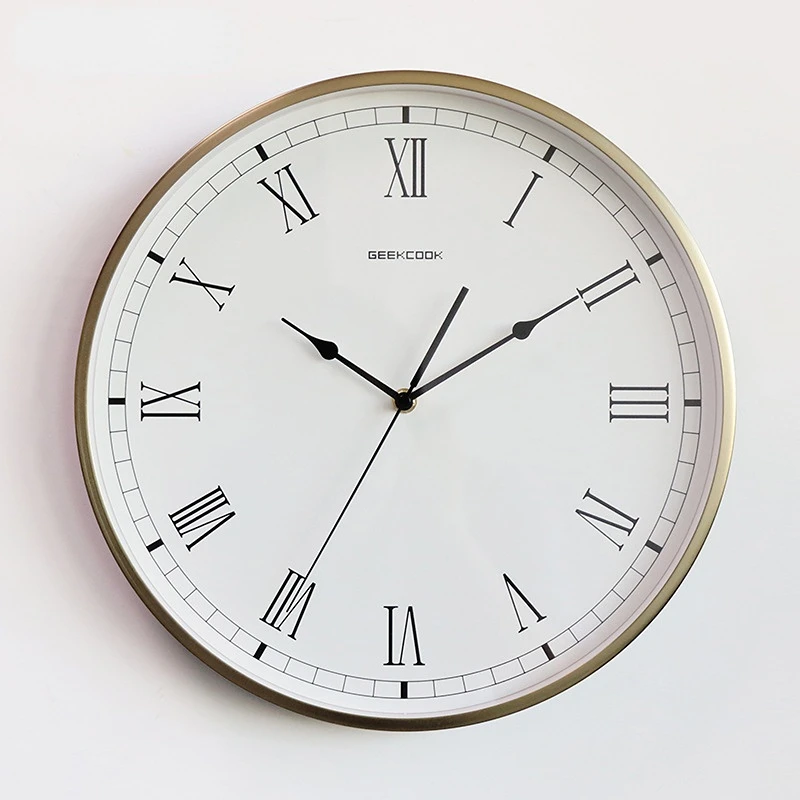 

Новые металлические настенные часы в европейском стиле: часы с потоком времени-римские цифровые простые часы с блестящим покрытием, золотые металлические часы