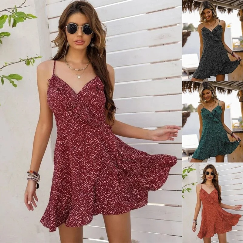 

Платье-комбинация в горошек, с V-образным вырезом и оборками