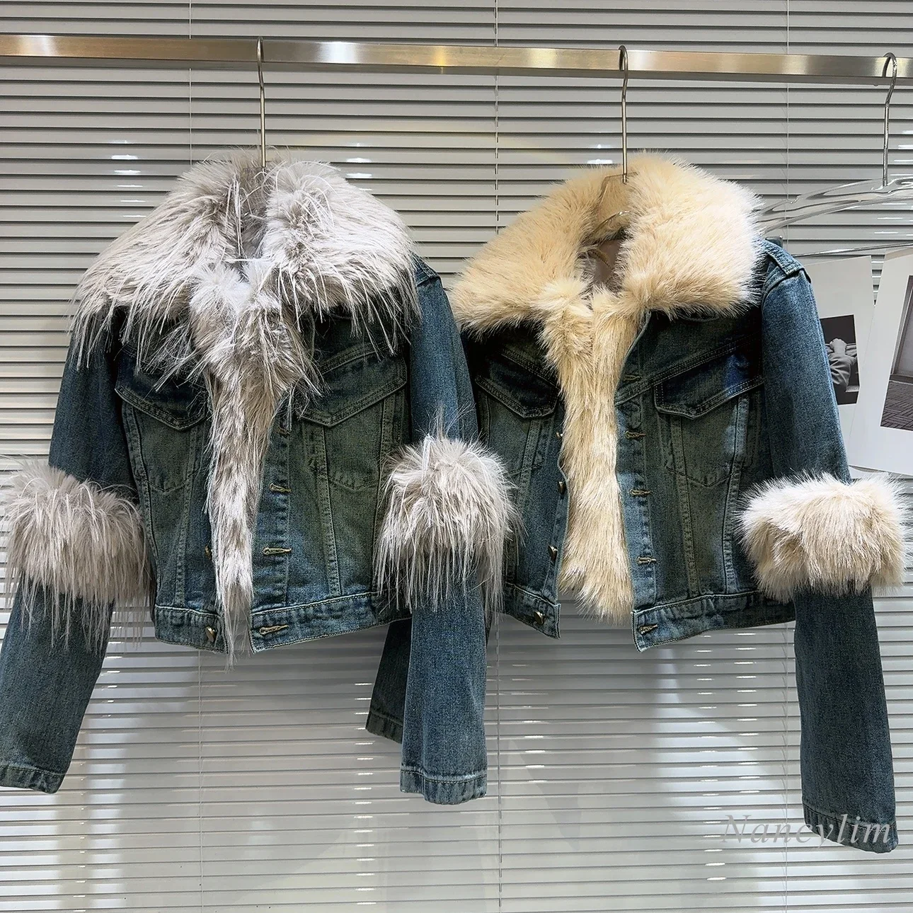 

Зимнее стеганое джинсовое пальто, новинка 2023, Женская нишевая короткая куртка с защитой окружающей среды и потертым меховым воротником на стеганой подкладке