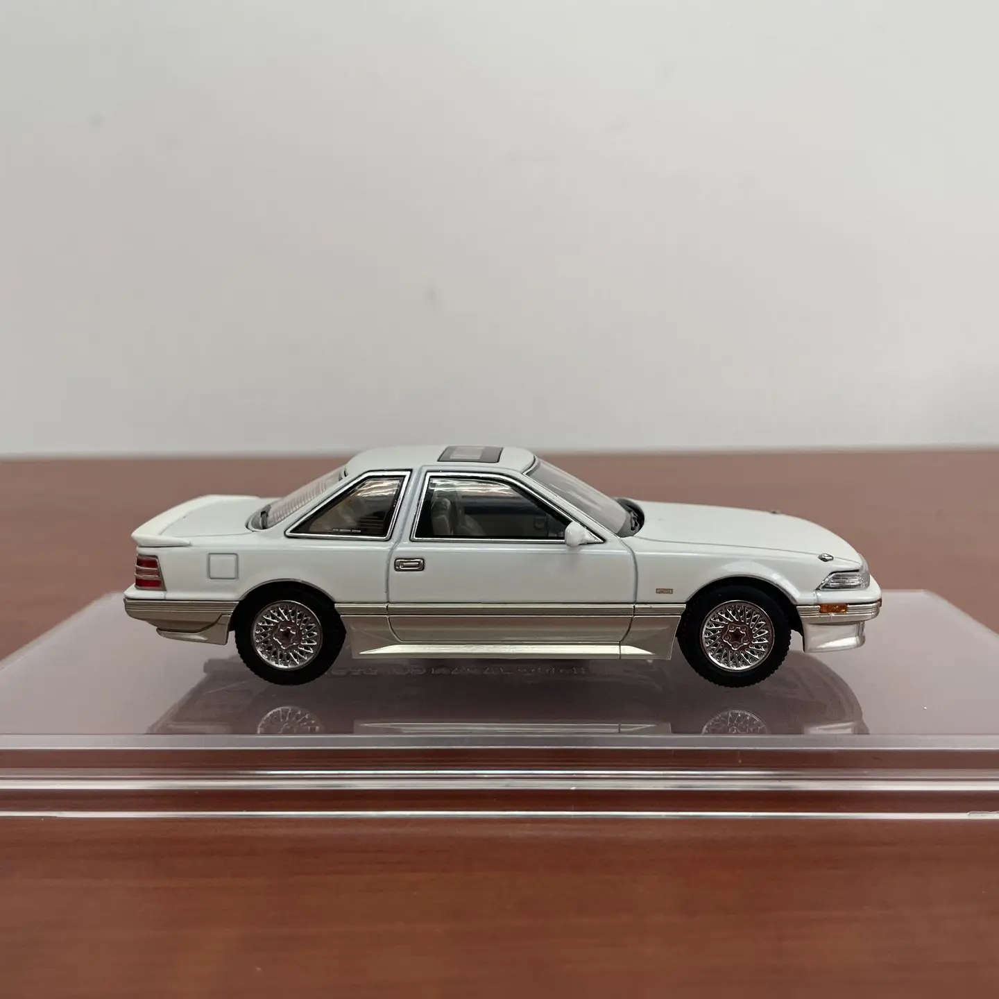 Фото Hobby Japan HJD, масштаб 1:43, литая модель из сплава, Toyota Soarer MZ21 1988 года, классическая модель автомобиля, подарок для взрослых, сувенир, статичная модель для демонстрации. №4