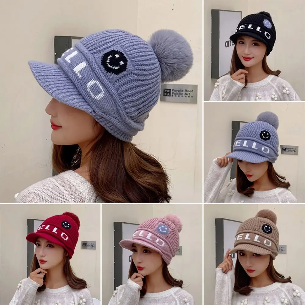 Женская шапка с помпонами цвет в ассортименте