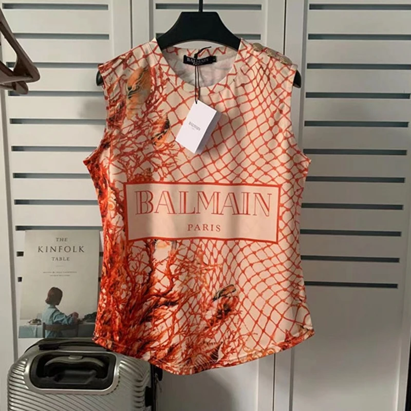 

Женская хлопковая футболка с коротким рукавом, круглым вырезом и металлическими пуговицами