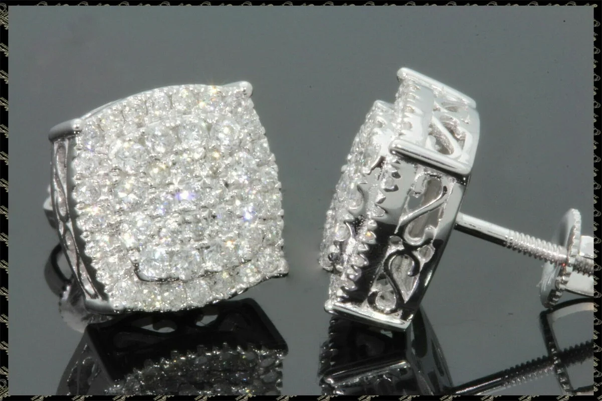 

Exquisite Luxury Full Diamond Hollow Out Four Claw Silver Earrings, Women's Fashion Accessories, Filling Temperament Charm Value
