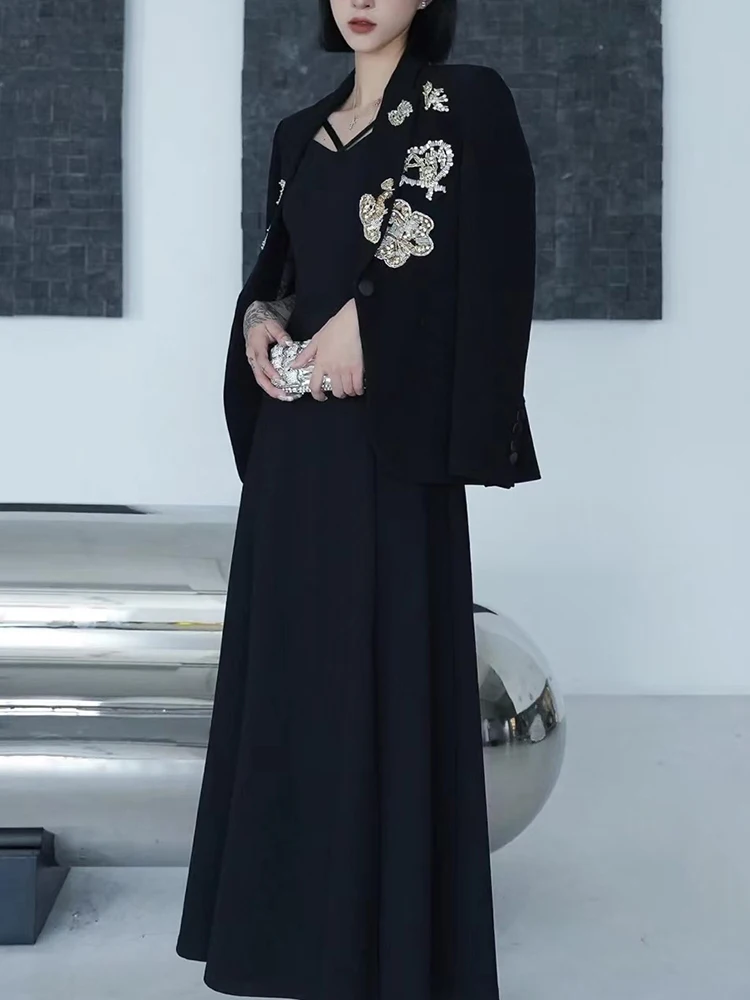 Женский блейзер с вышивкой TWOTWINSTYLE черный элегантный отложным воротником