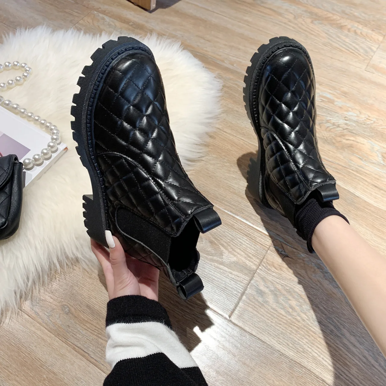 

Новинка Осень-зима 2023, модные рыцарские ботинки на платформе, короткие спортивные ботинки, повседневная обувь для бега, водонепроницаемые б...