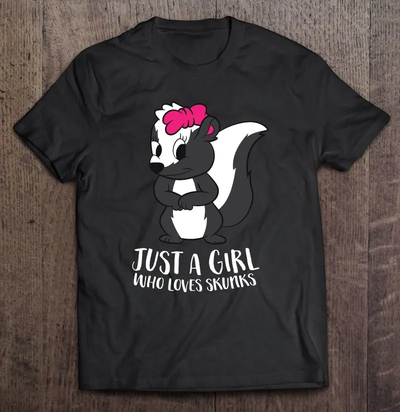 

Забавный пуловер для девушек с надписью «Just A Girl Who Loves Skunks», футболки оверсайз для мужчин, блузка, футболка, графические футболки