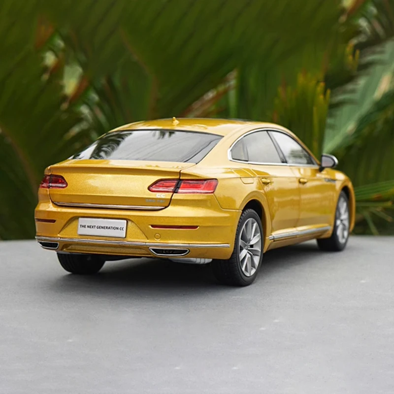 Diecast w skali 1:18 oryginalna nowa generacja CC 2018 aluminiowy model samochodu gotowy produkt zabawka symulacyjna statyczny kolekcjonerski prezent