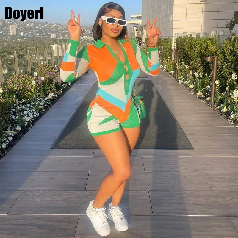 

Женский трикотажный комбинезон на пуговицах, с длинным рукавом