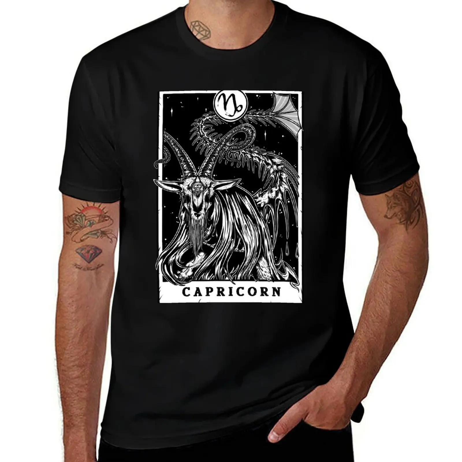 Фото Футболка Capricorn Zodiac Tarot Blk T-Shirt Worker Basic с короткими рукавами №1
