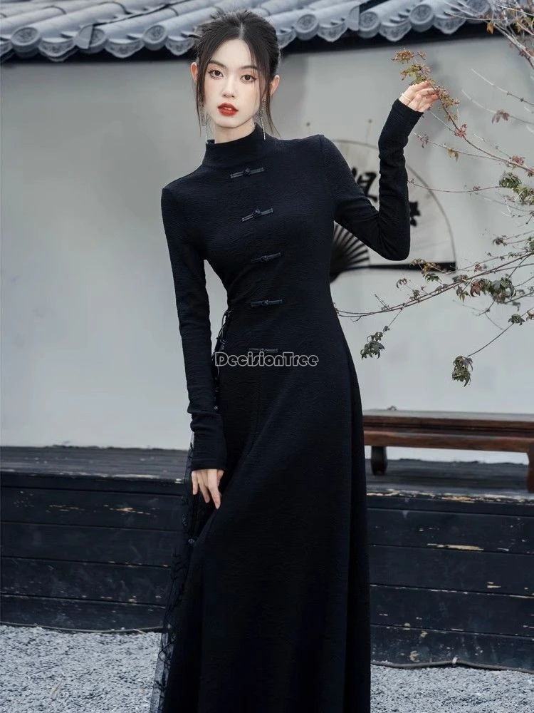 Осеннее платье с длинными рукавами