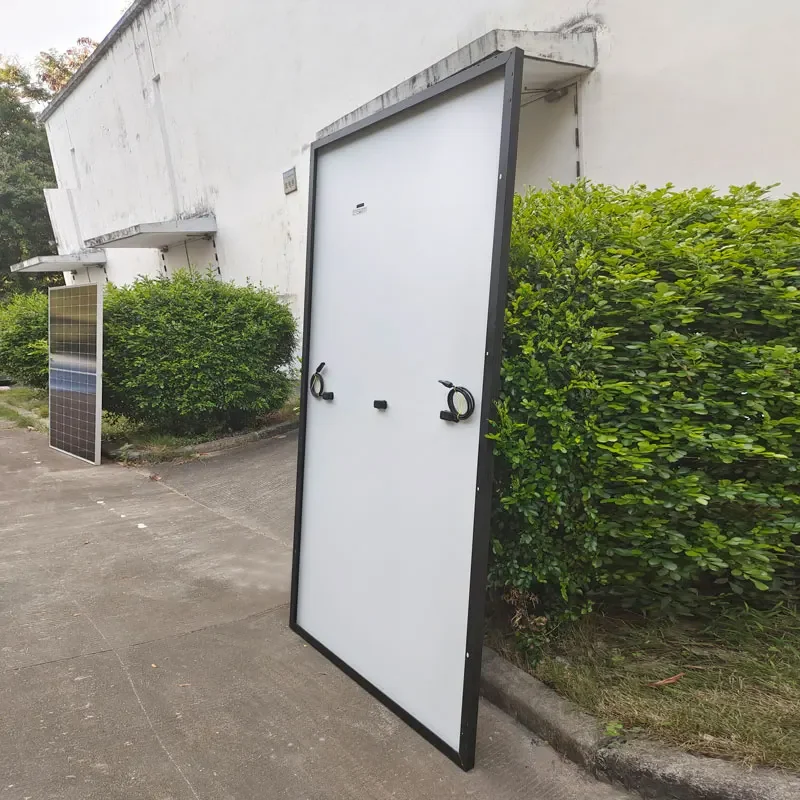 Солнечная панель в черной рамке 600 Вт 6000