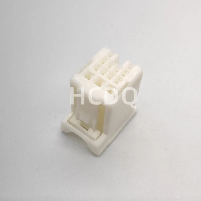 The original 82824-28400 automobile connector shell are supplied from stock