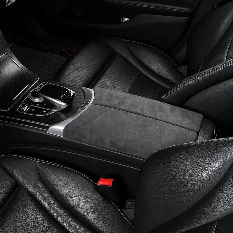 Фото Замшевая накладка на крышку подлокотника для Mercedes-Benz C, E-класса, GLC (W205, W206, W212, W213, X253, X254) 2015-2024 гг. №2