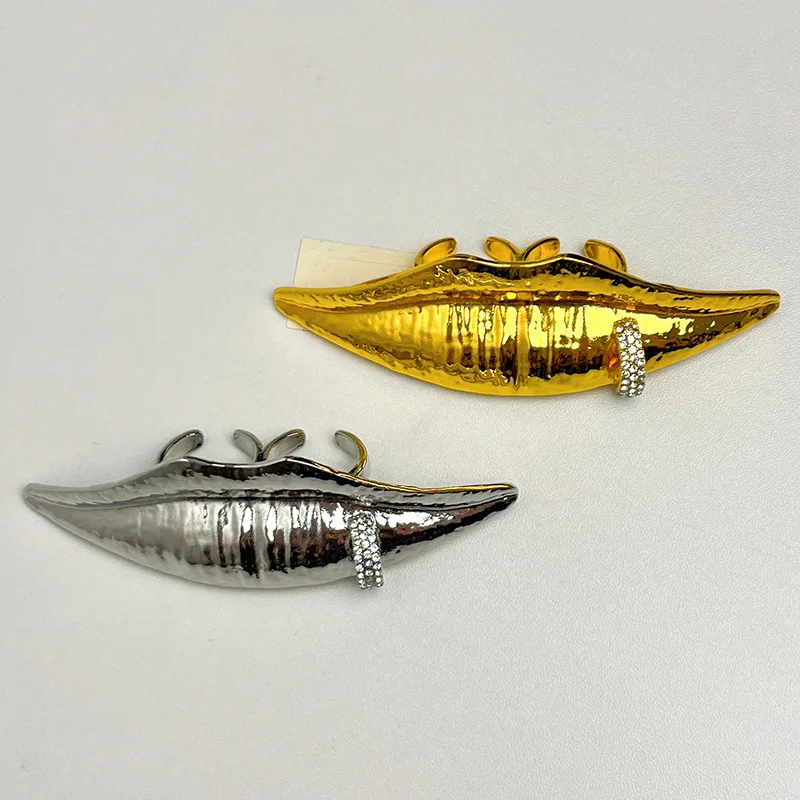 Уникальное кольцо в форме губ для женщин и девочек