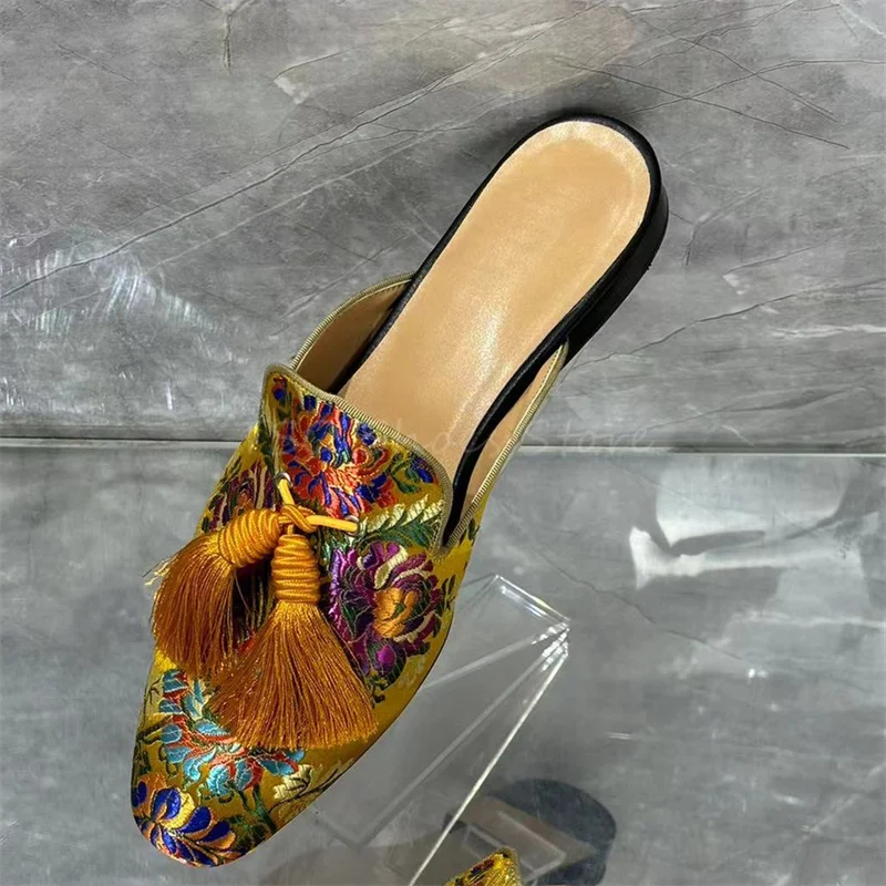 Черные атласные получешки с вышивкой для мужчин