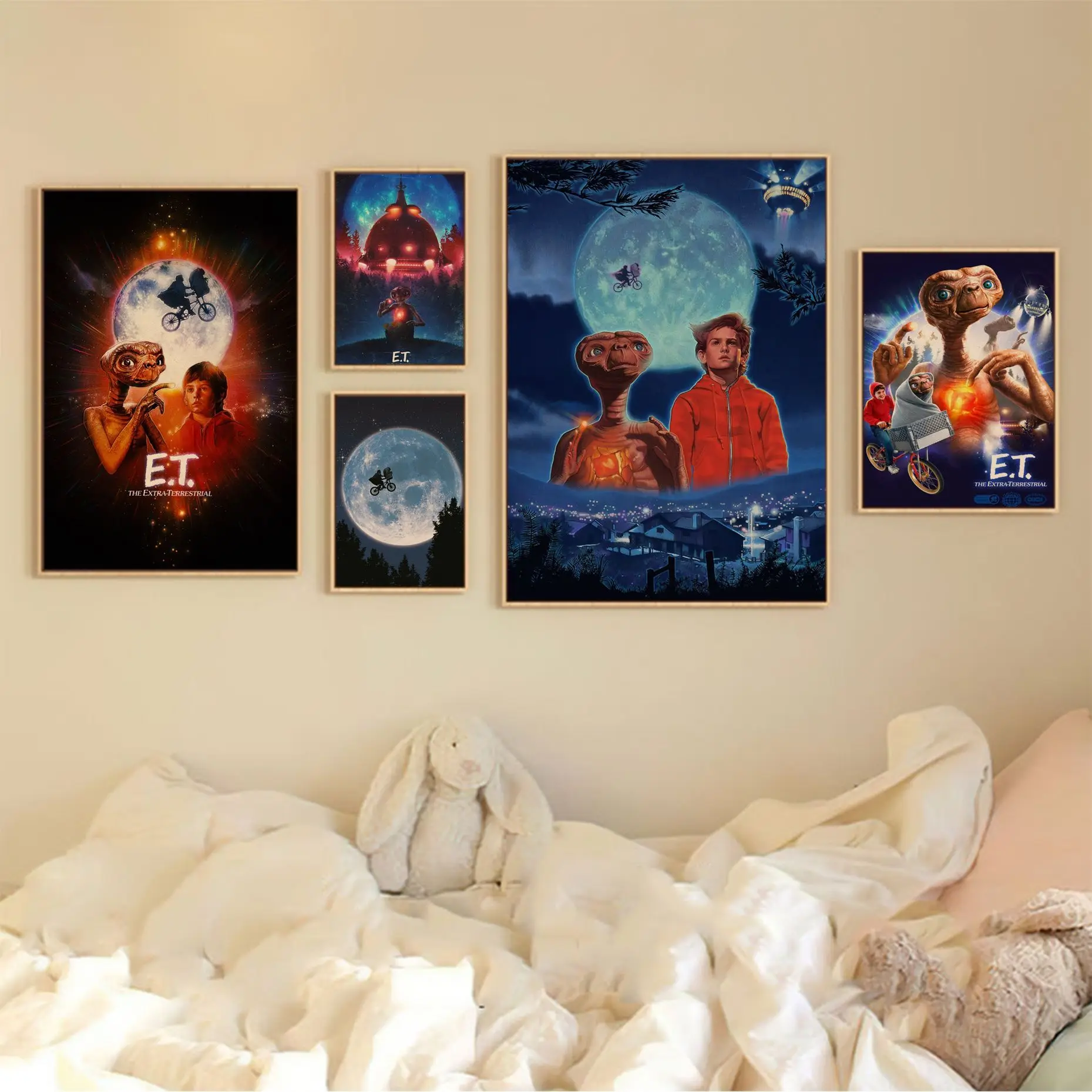 

E.T. The Extra-Terrestrial Art Poster Kraft Paper Vintage Poster Wall Art Painting Study Wall Decor