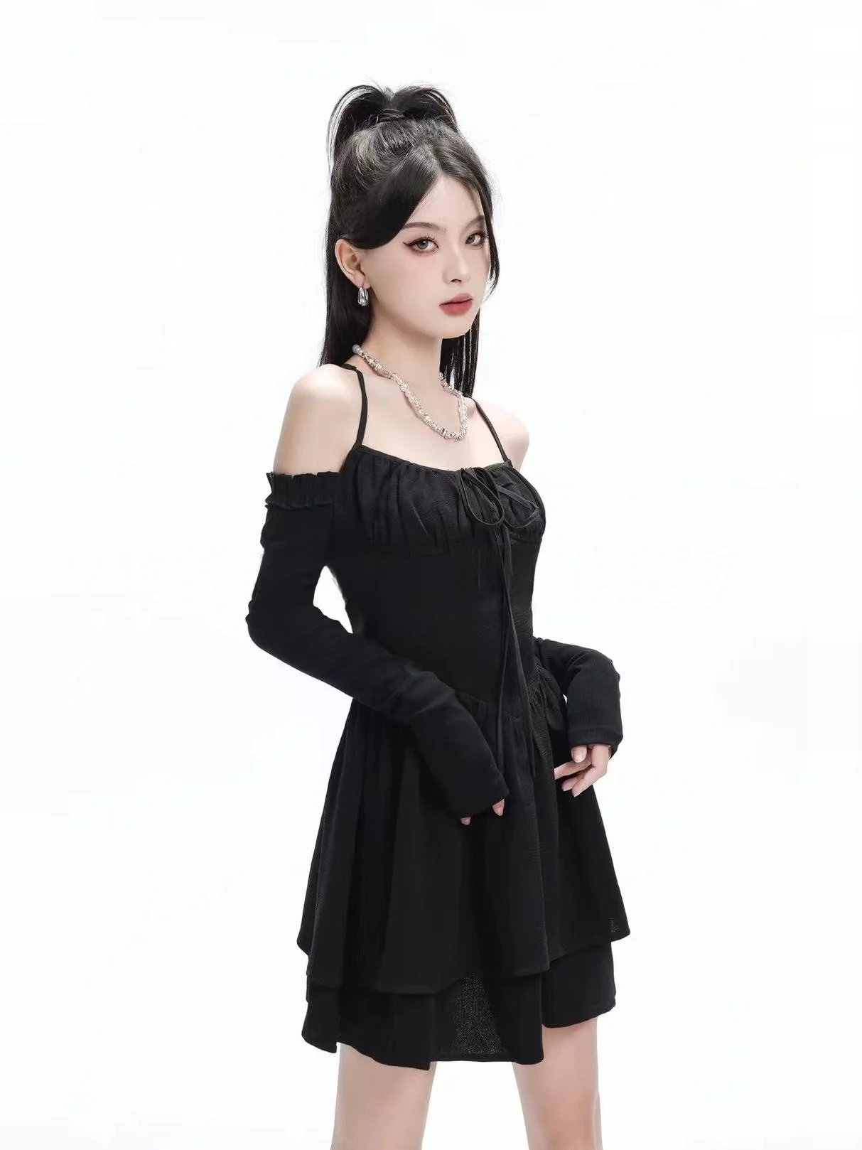 Черное облегающее платье Другой |