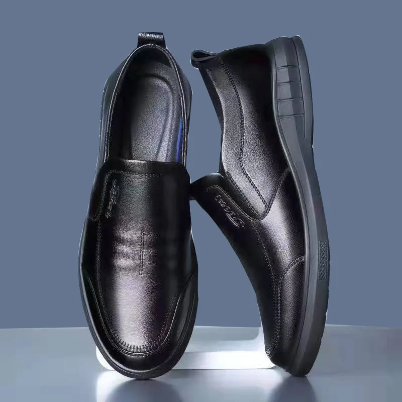 

Мужские кожаные повседневные туфли, роскошные деловые строгие туфли на плоской подошве, формальные классические Лоферы для мужчин, 2023, удобная уличная модная обувь