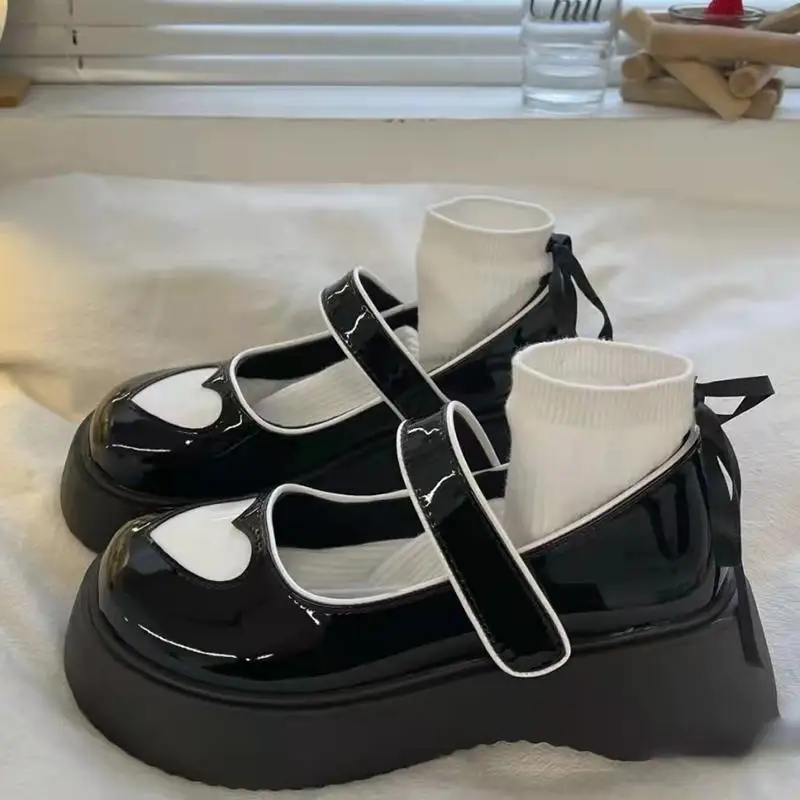 Vintage Lolita Shoes Japanese Style Thick Sole Mary Janes Women Shoes 2022 Autumn Fashion Students Heart-shaped Ladies Footwear