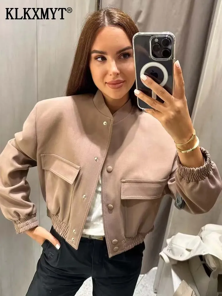 

Куртка-бомбер женская с карманами, укороченная, с длинным рукавом