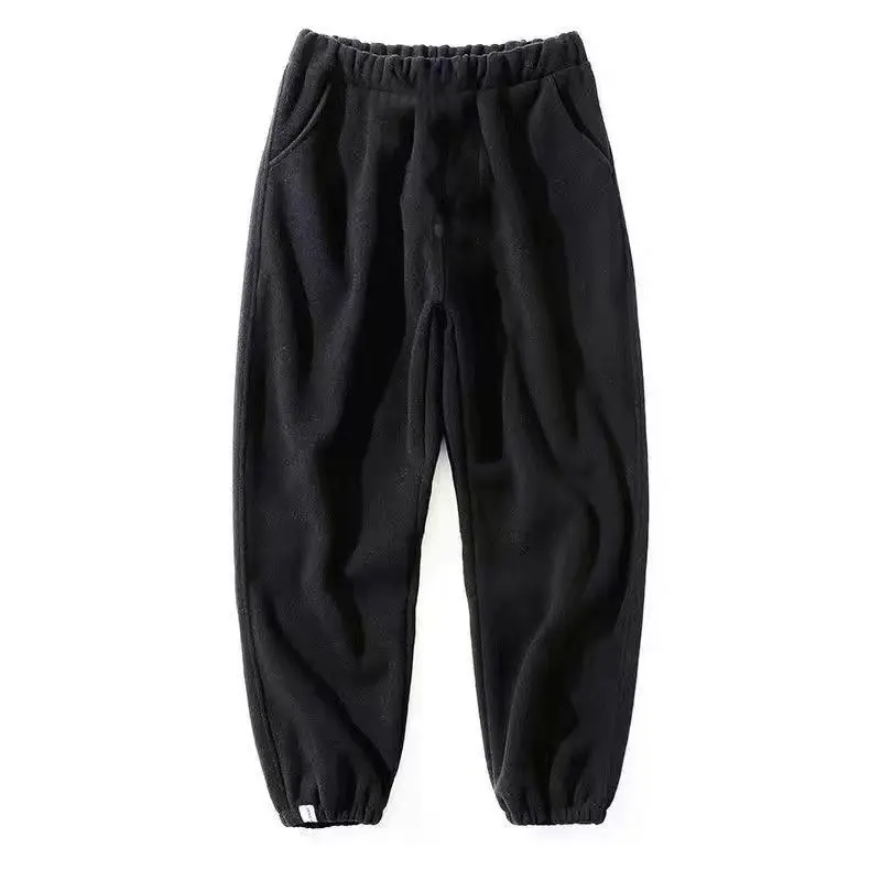 Рисунок 5 - Костюм спортивный мужской с высоким воротником