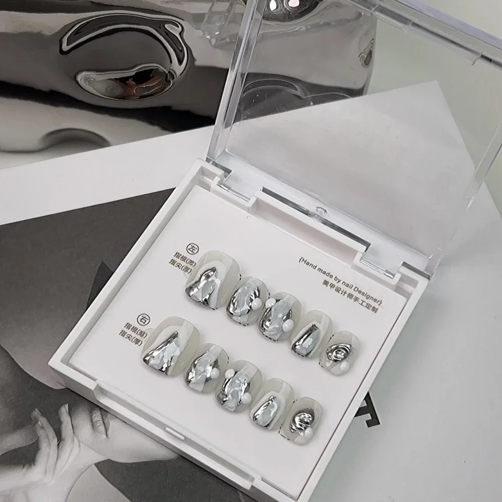 

MINISO Котячий глаз накладные ногти