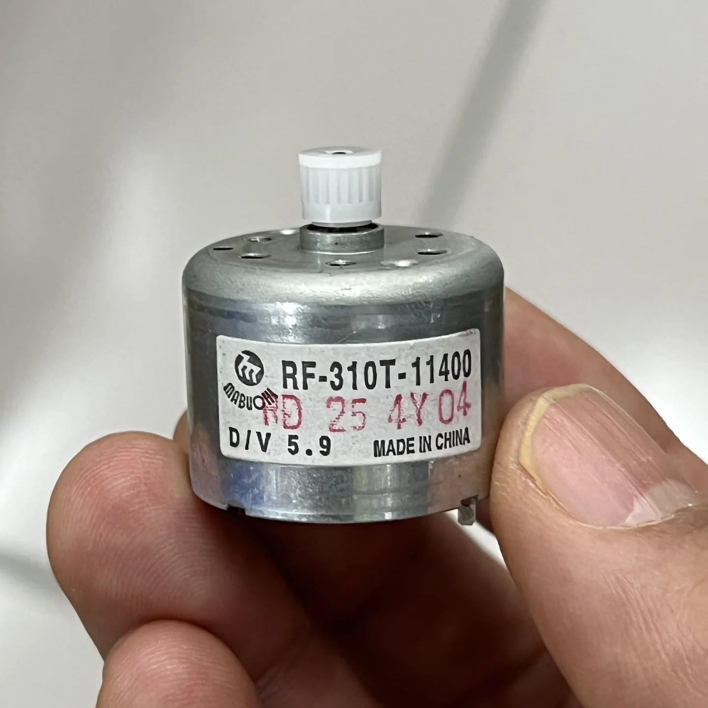 

Мотор Mabuchi RF-310T-11400 D/V5.9 для CD/DVD плеера