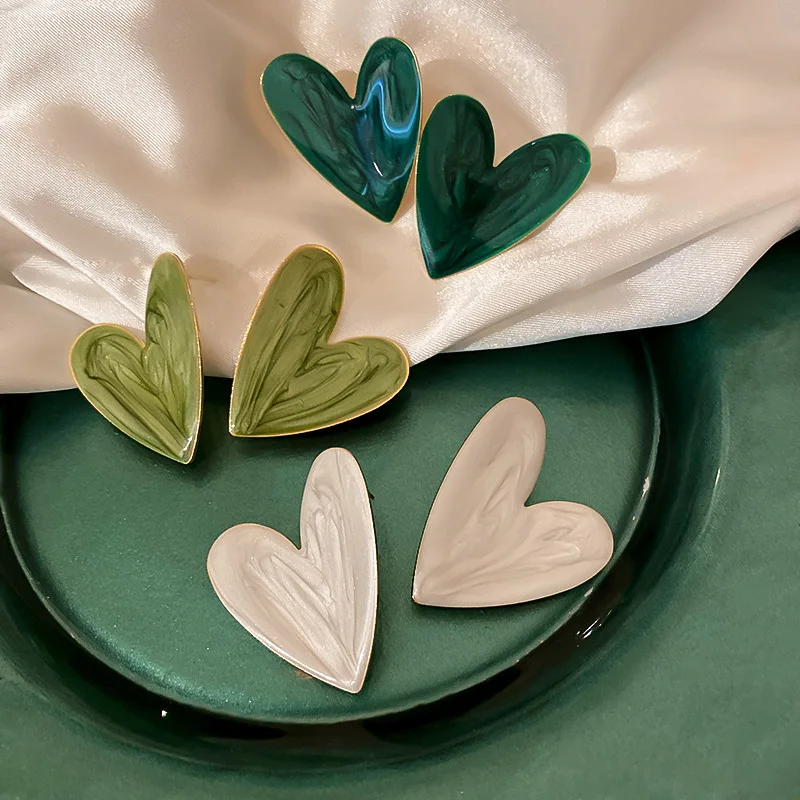 

Green Heart Enamel Earrings for Women White Big Heart Geometric Studs Earring Brincos OL Fashion Stud Korean Jewelry