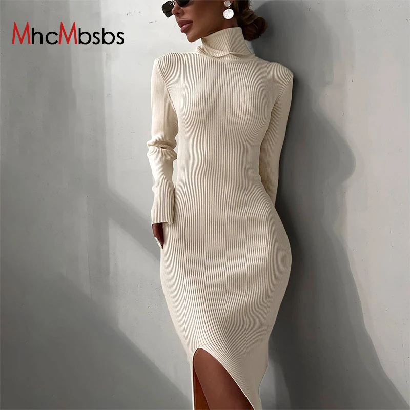 

Женское трикотажное платье-макси с длинным рукавом и разрезом