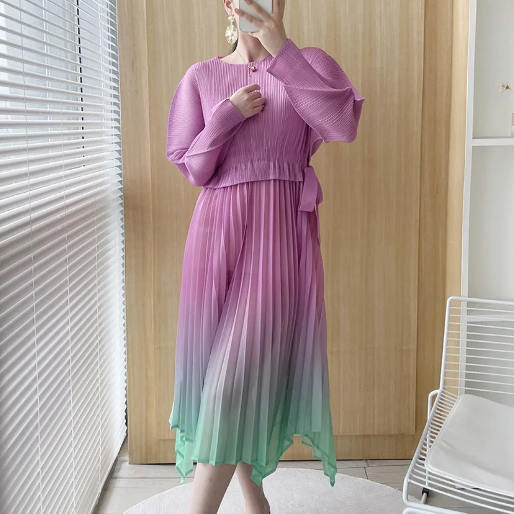 

Simple Long-sleeved Gradient Color Miyake Pleated 2023 New Autumn Large Size Temperament Gentle Wind Women's Drawstring Dresses