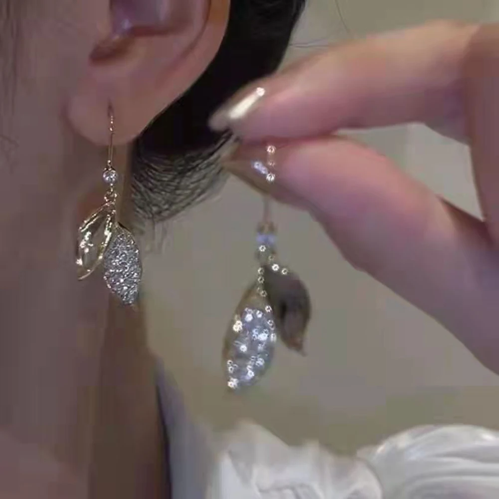 

2022 New Leaf Tassel Earrings For Women Creative Metal Simple Drop Earrings Tassel Design Female Fashion Jewelry Accessories