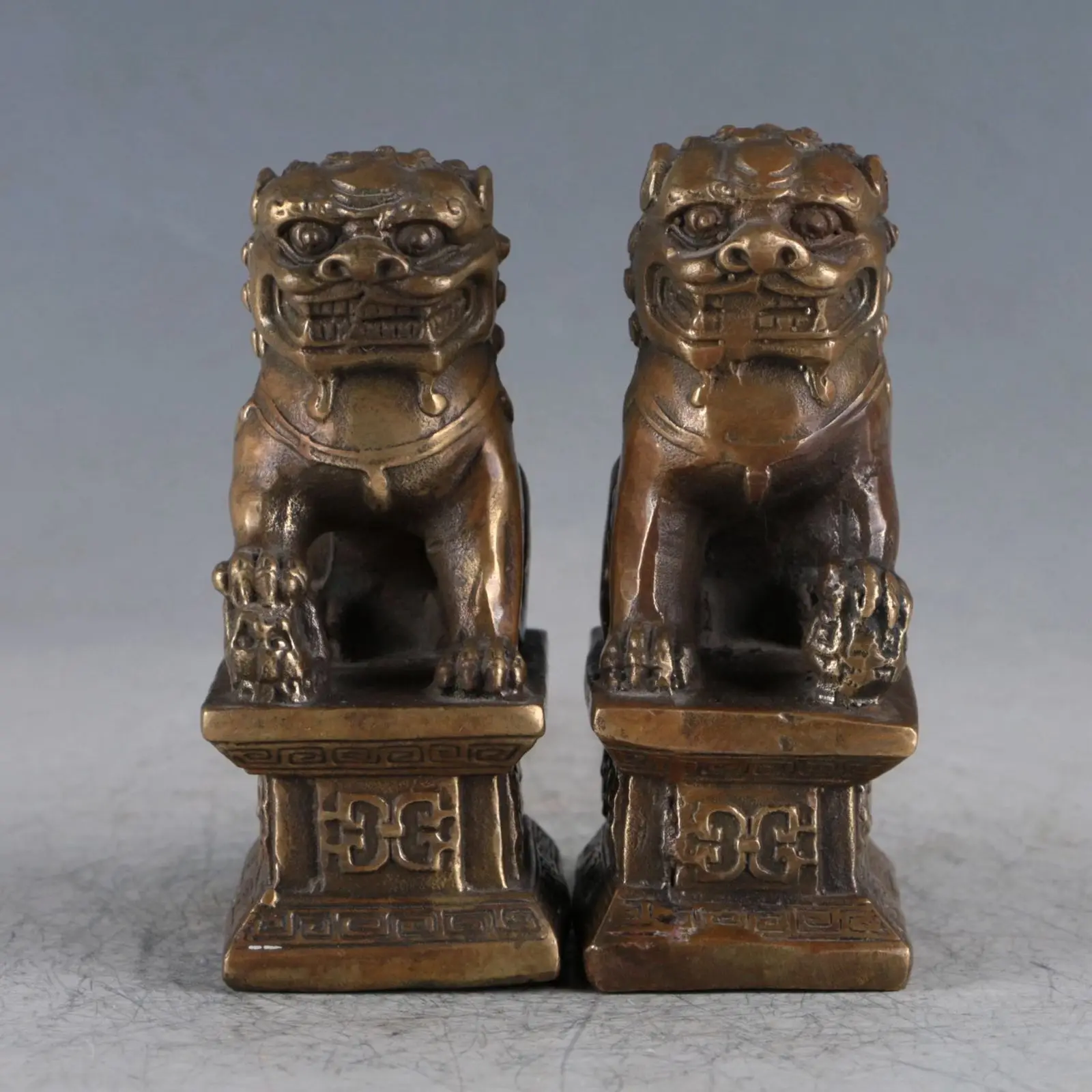 

Chinese Exquisite Brass A Pair Of Lions Statue